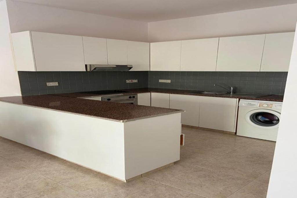 Kato Paphos Apartment In Universal Area Zewnętrze zdjęcie